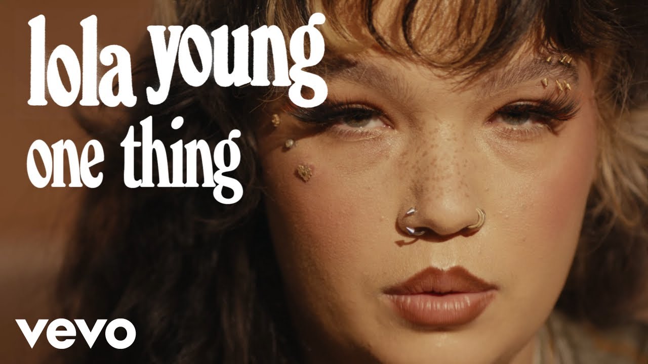 Video starten: Lola Young – One Thing