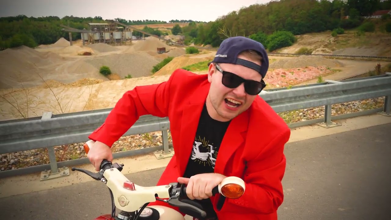 Video starten: Tommy Fieber – Geiles Mofa