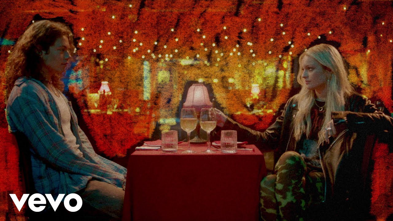 Video starten: Dylan – Nothing Lasts Forever