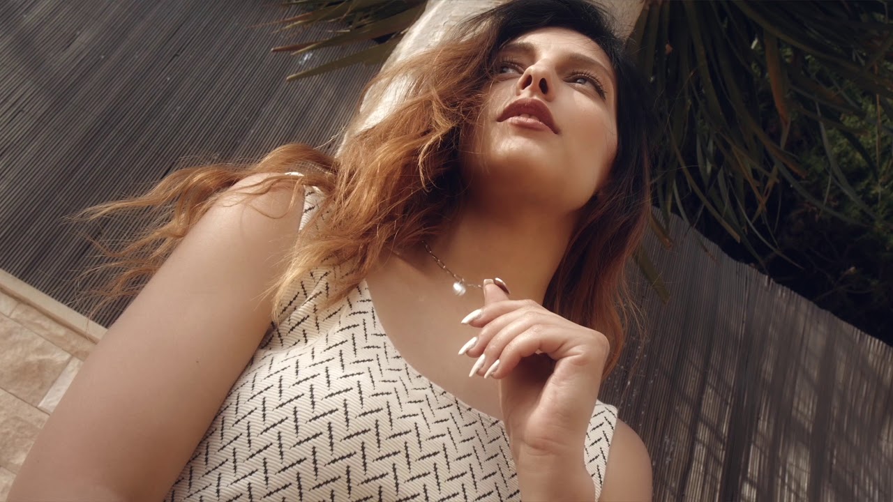 Klaas & The Weather Girls – It's Raining Men