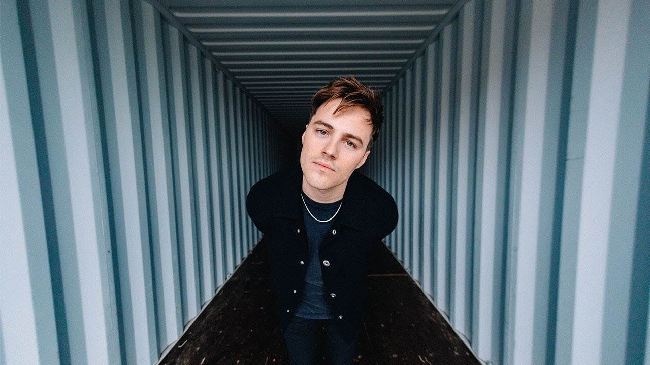 Tom Gregory – Footprints