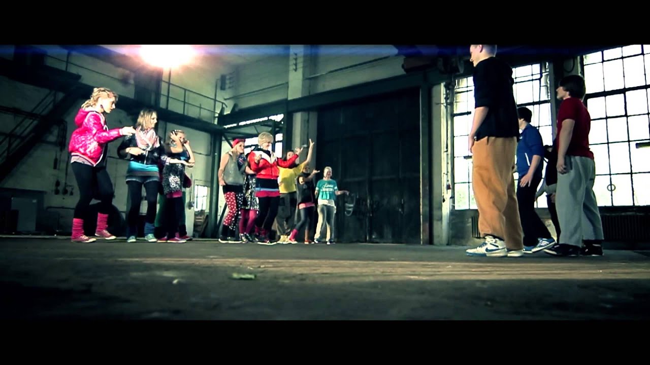 Video starten: Alex Megane – Turn Me On
