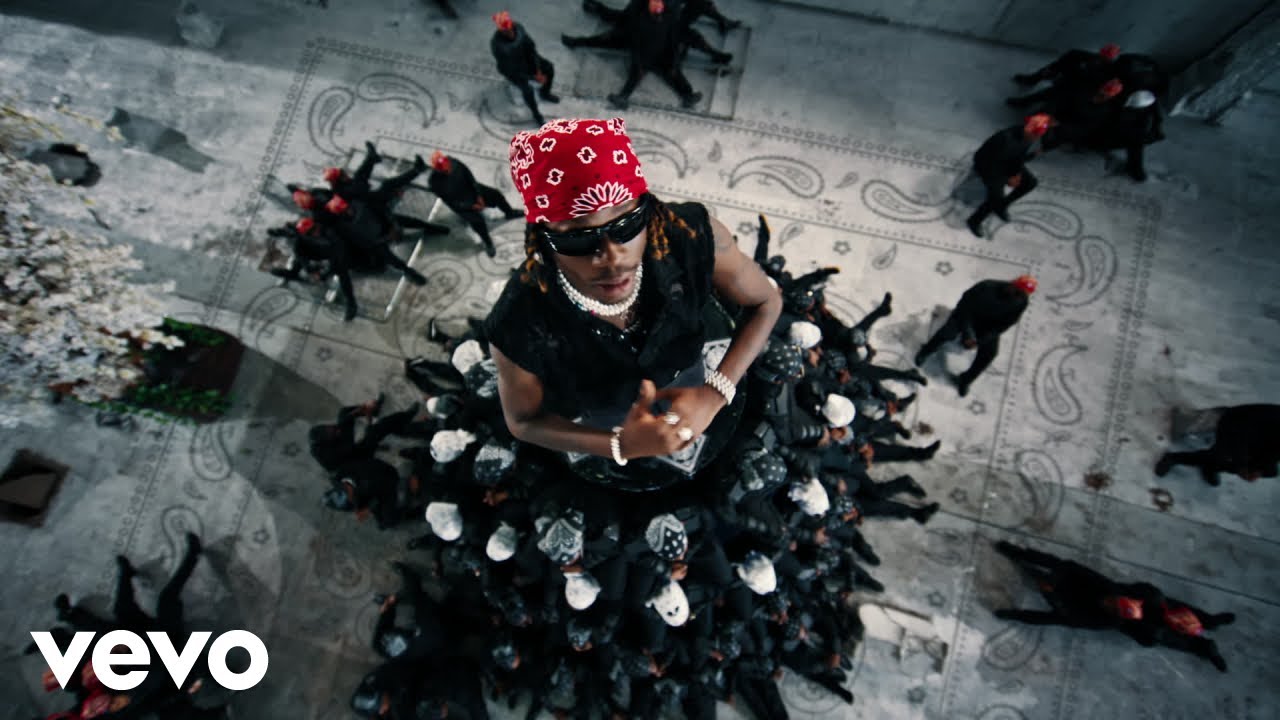 Video starten: Fireboy DML & Asake – Bandana