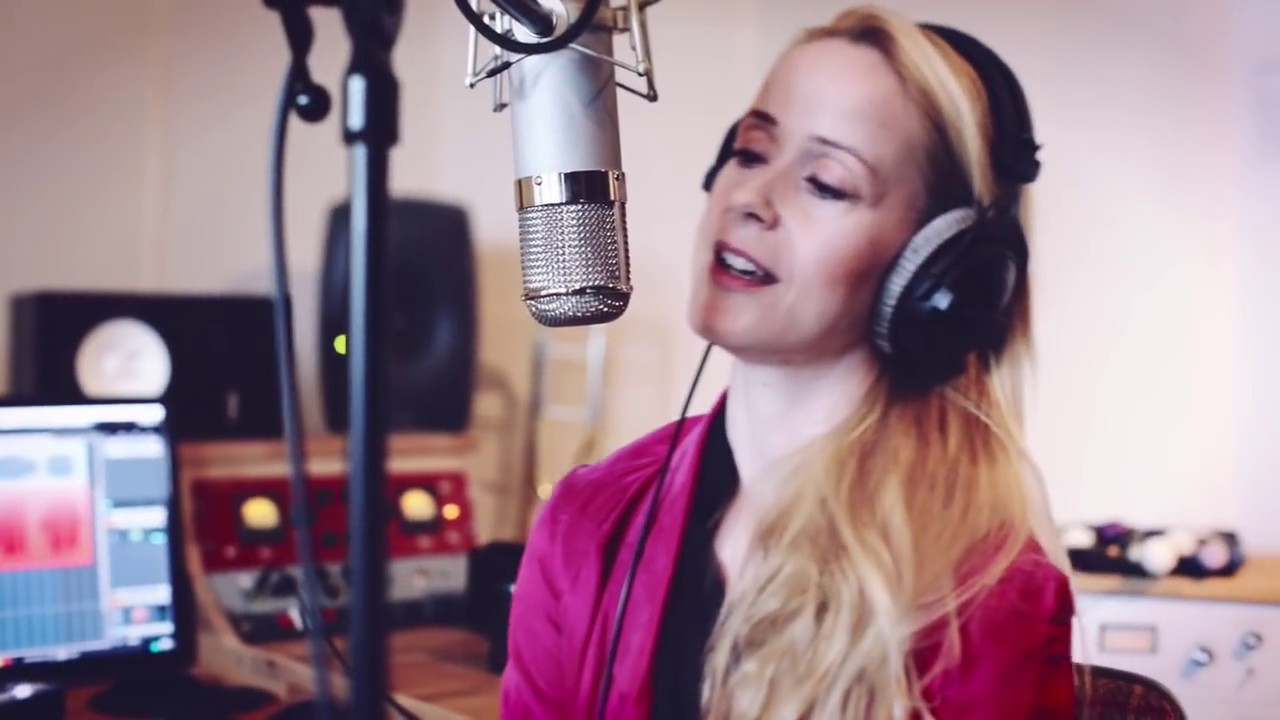 Tina Dico – Adams House