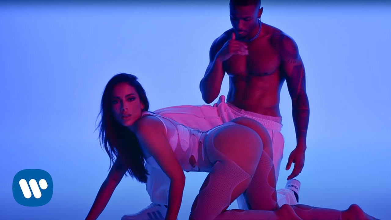 Anitta – Envolver