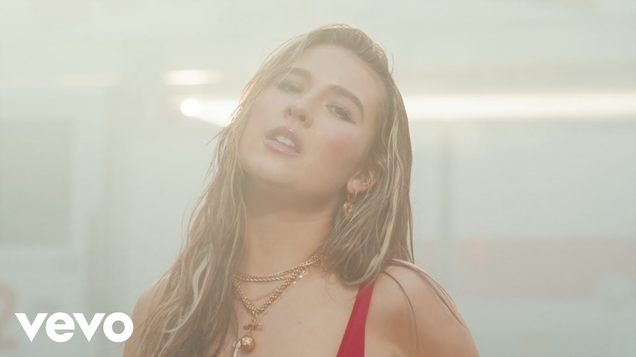 Video starten: Mimi Webb – House On Fire
