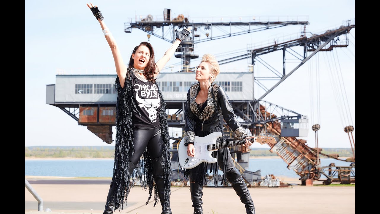 Anita & Alexandra Hofmann – 100.000 Volt