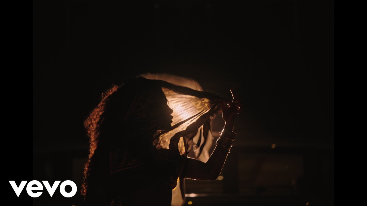 Doechii & SZA – Girl, Get Up.