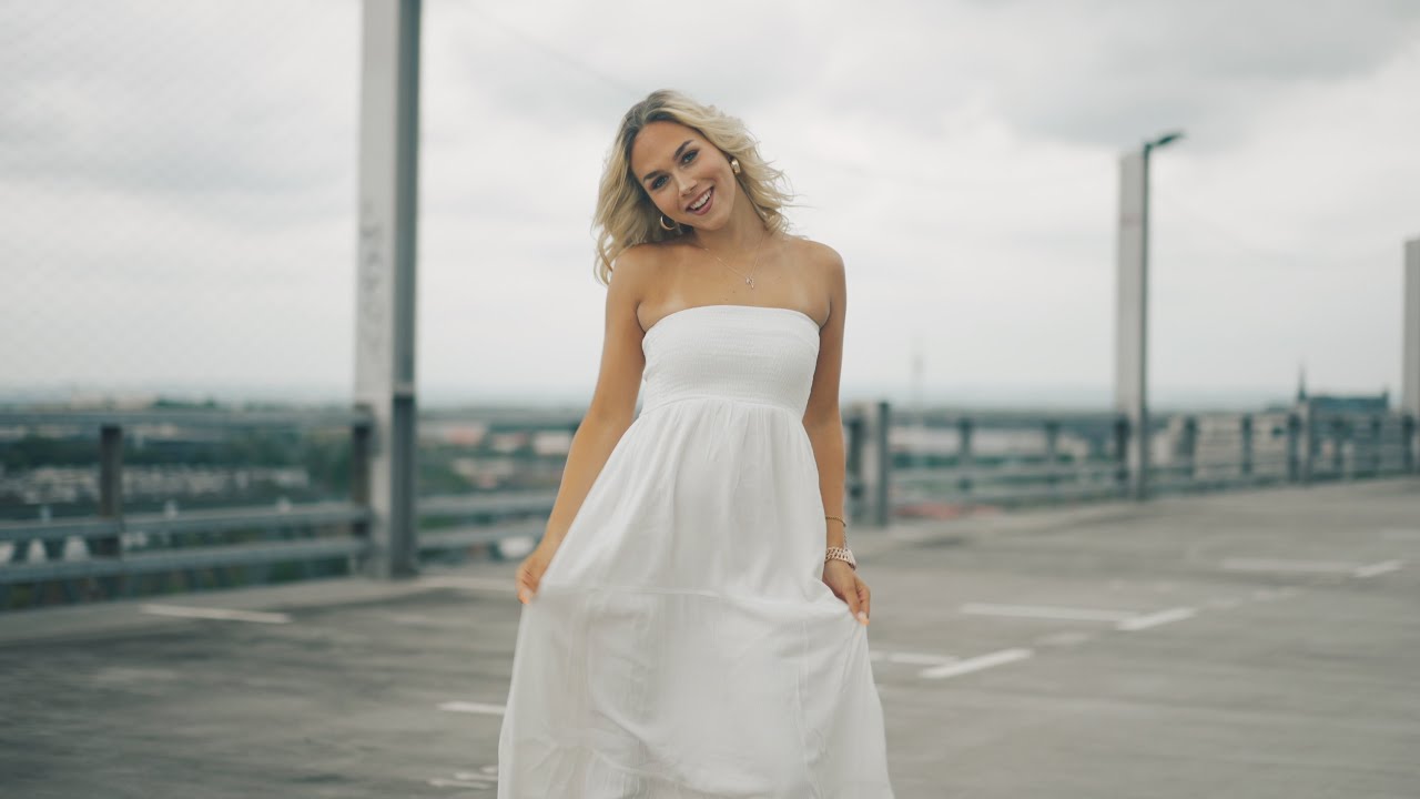 Video starten: Lucy P. – Maybe wir