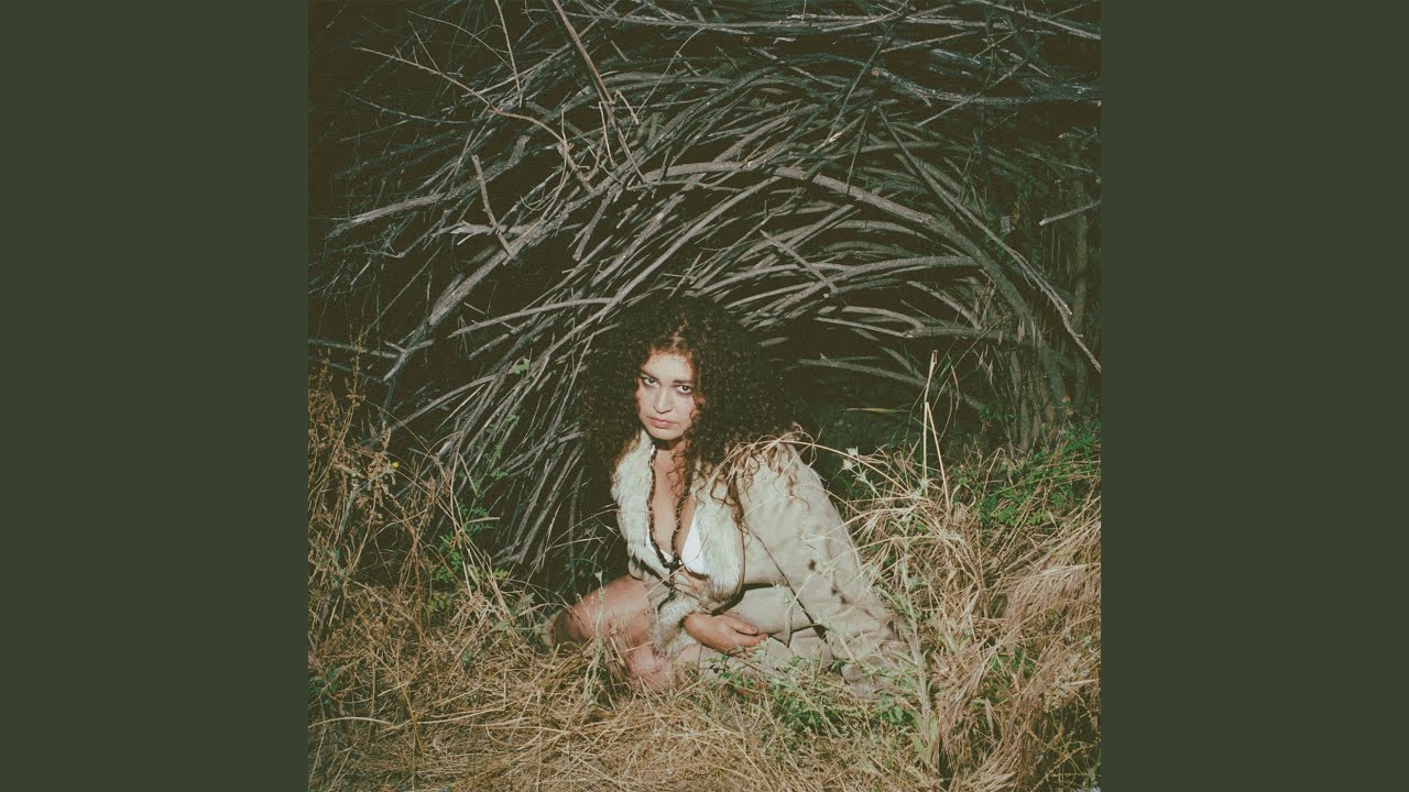 Remi Wolf – Twiggy