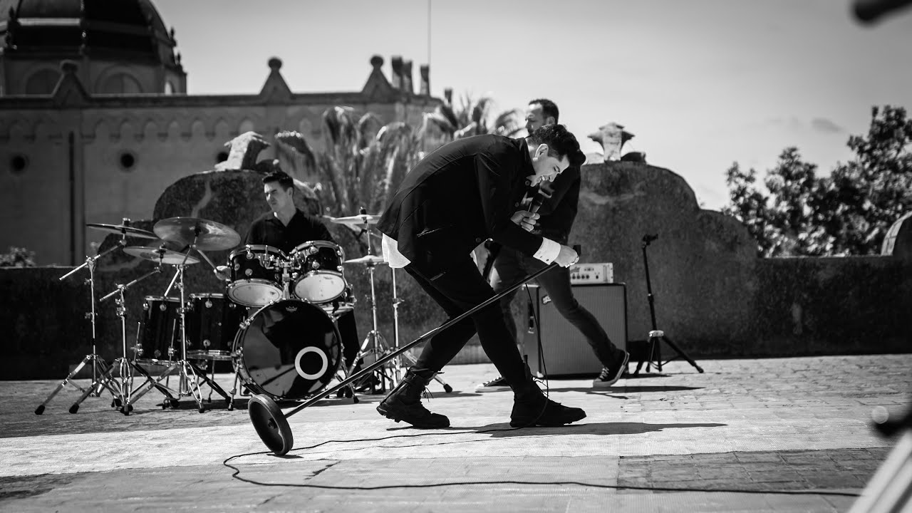 Video starten: The Script – At Your Feet
