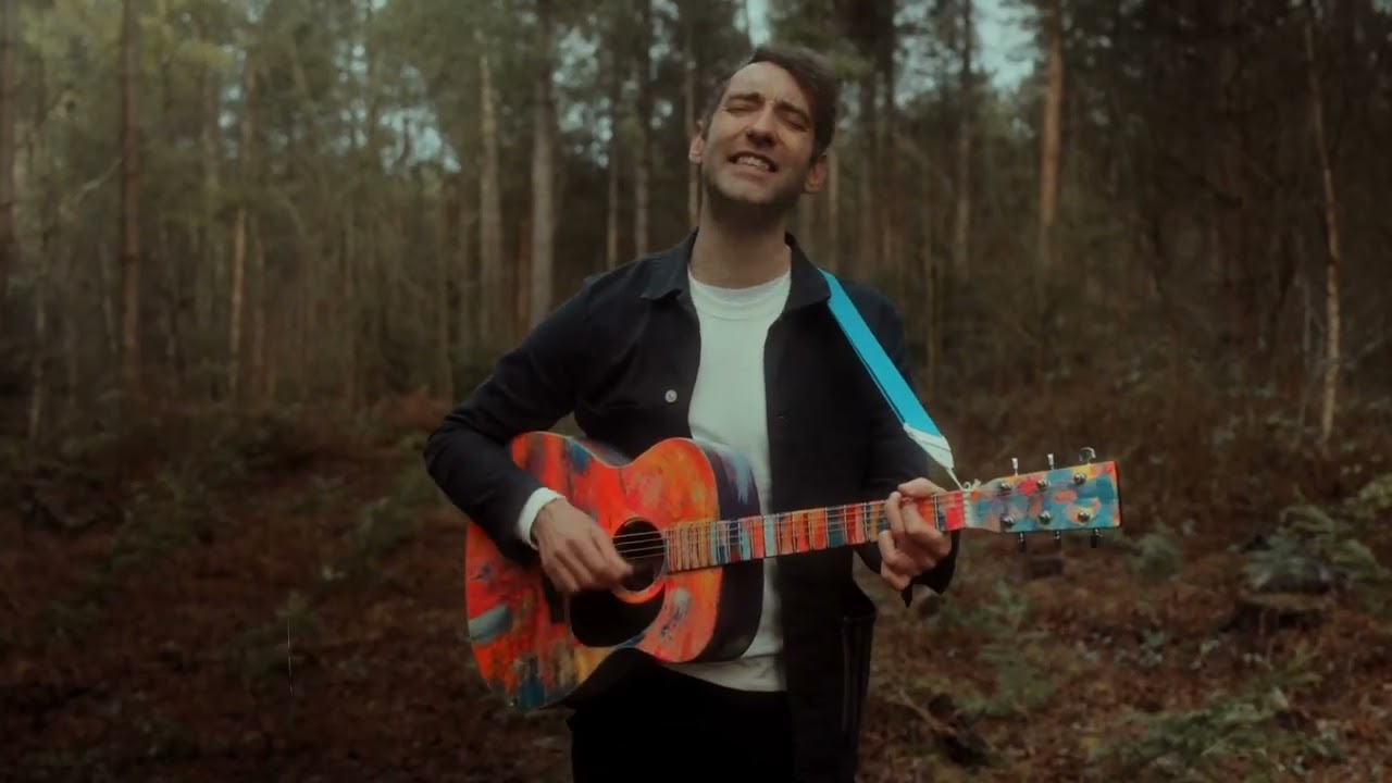 Video starten: BANNERS – My Empire