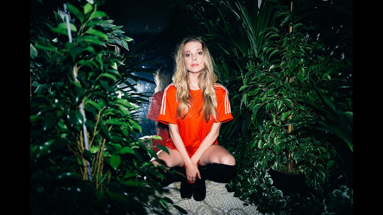 Video starten: KATI K – Schizophren