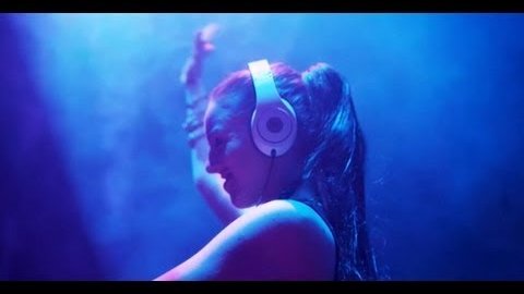 Video starten: Sunny Marleen feat. Alisa Fedele – Dirty Liar