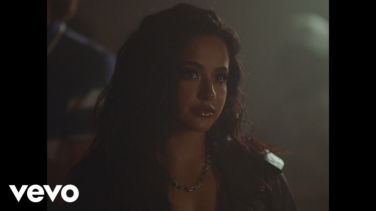 Becky G – Bailé con mi ex