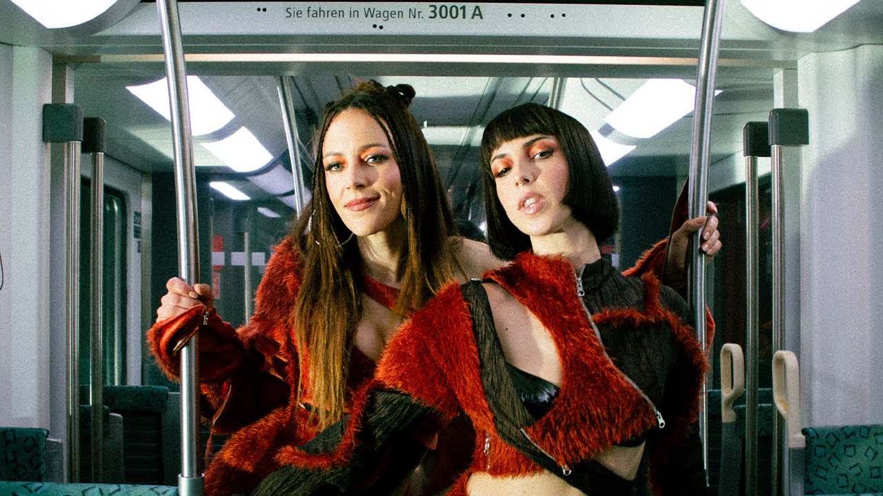 Video starten: Domiziana x Blümchen – SOS