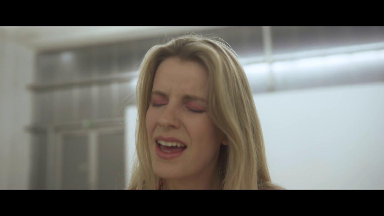 LORiiA – Lion