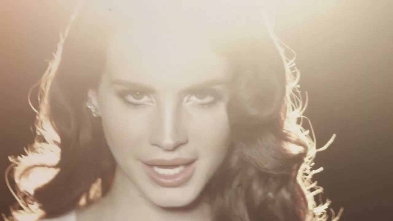 Video starten: Lana Del Rey – Summertime Sadness