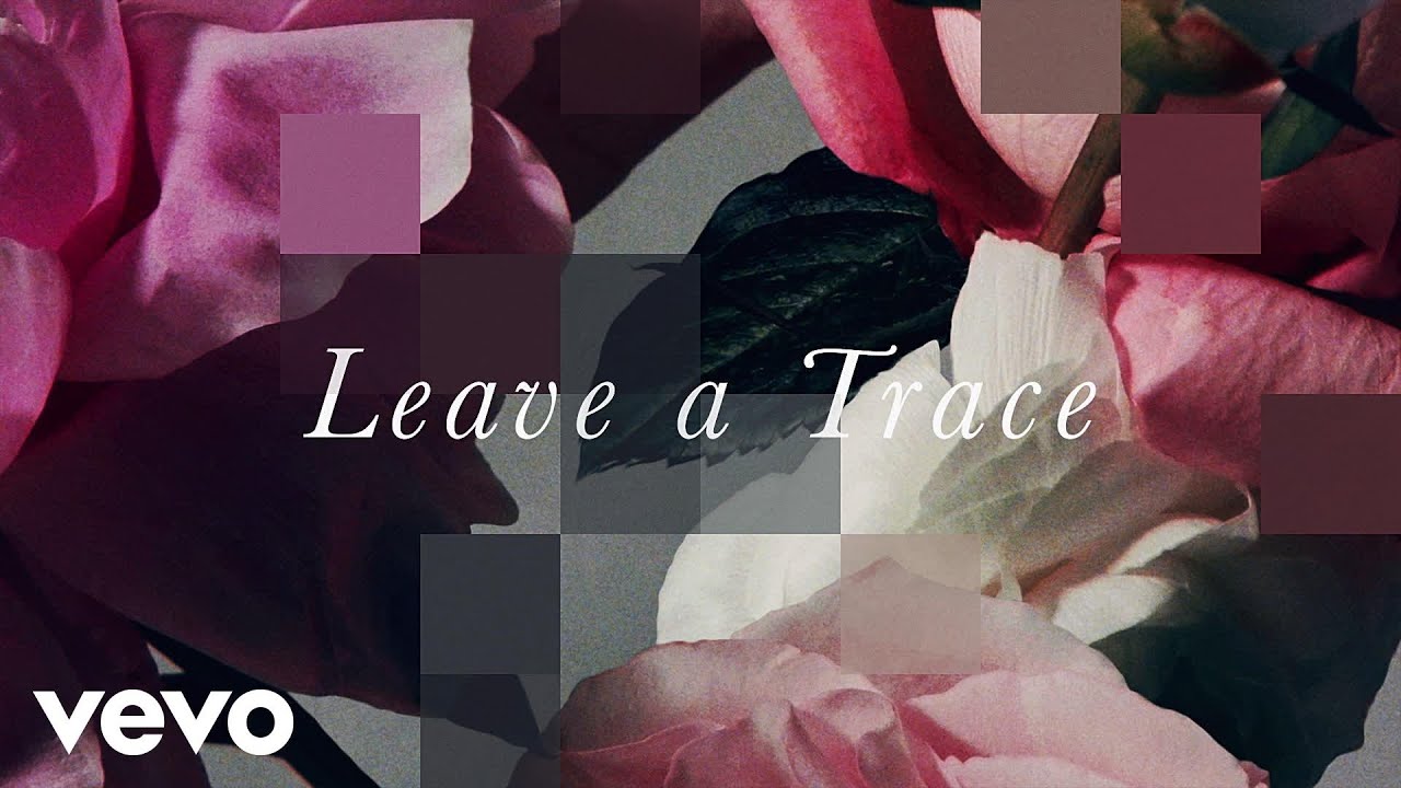 CHVRCHES – Leave A Trace