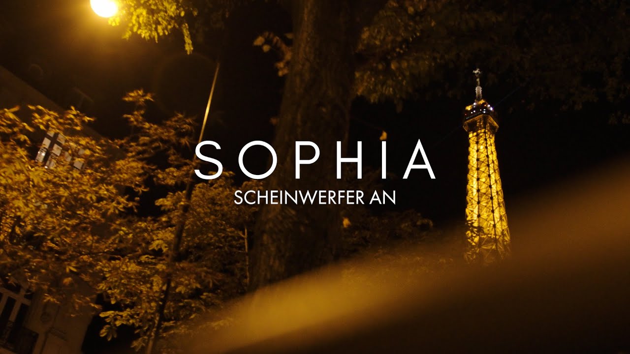 Video starten: SOPHIA – Scheinwerfer an