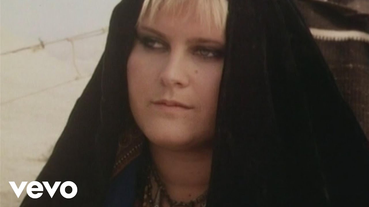 Alison Moyet – Love Resurrection