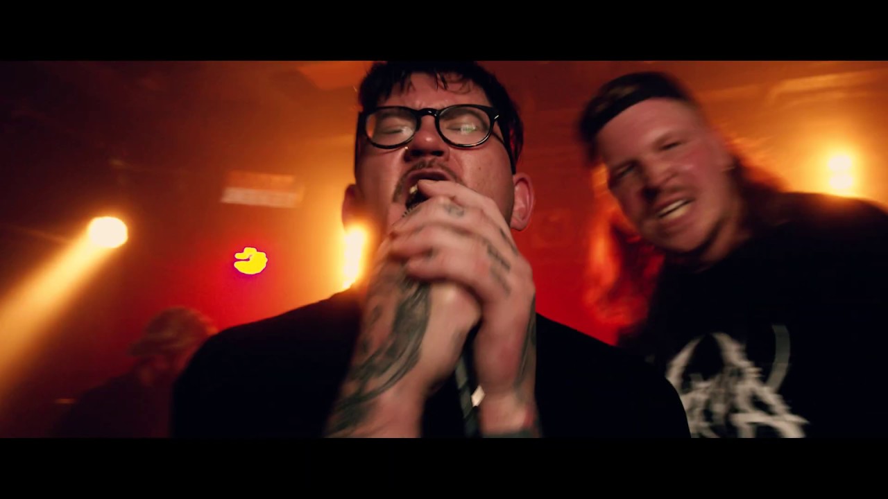 Tamas feat. FiNCH ASOZiAL – Moshpit