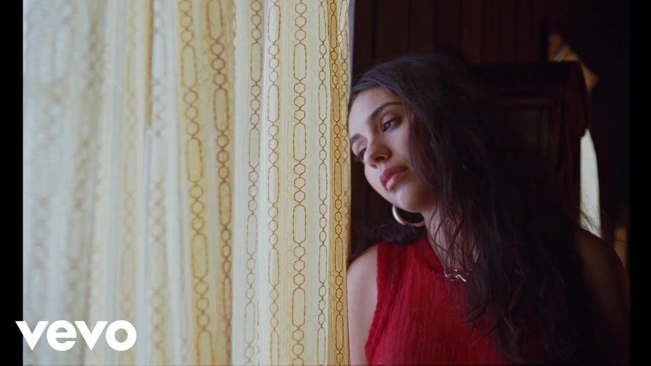 Alessia Cara – Out Of Love