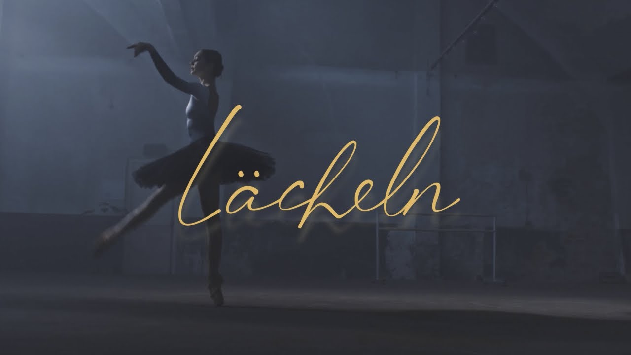 Video starten: Florian Künstler x Cassandra Steen – Lächeln