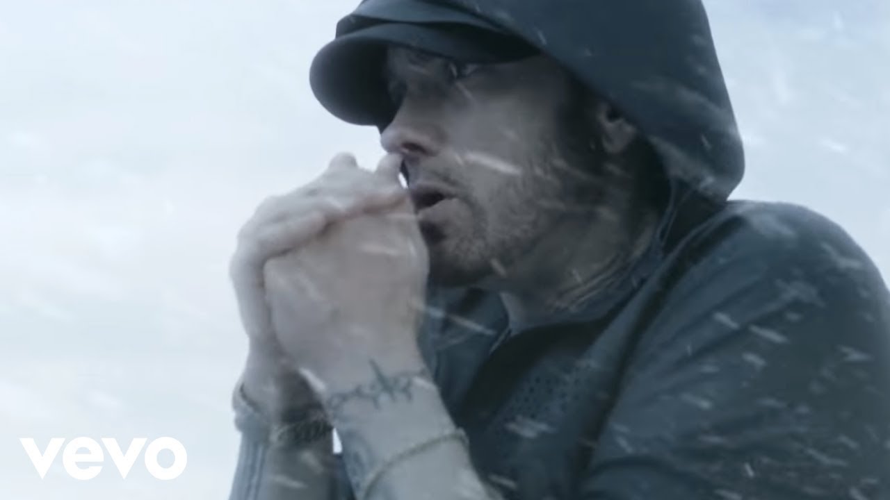 Eminem feat. Beyoncé – Walk On Water