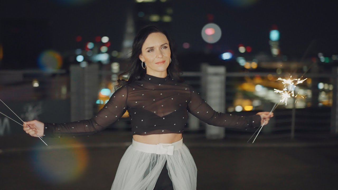 Video starten: Mariella Milana – Wunderkerze