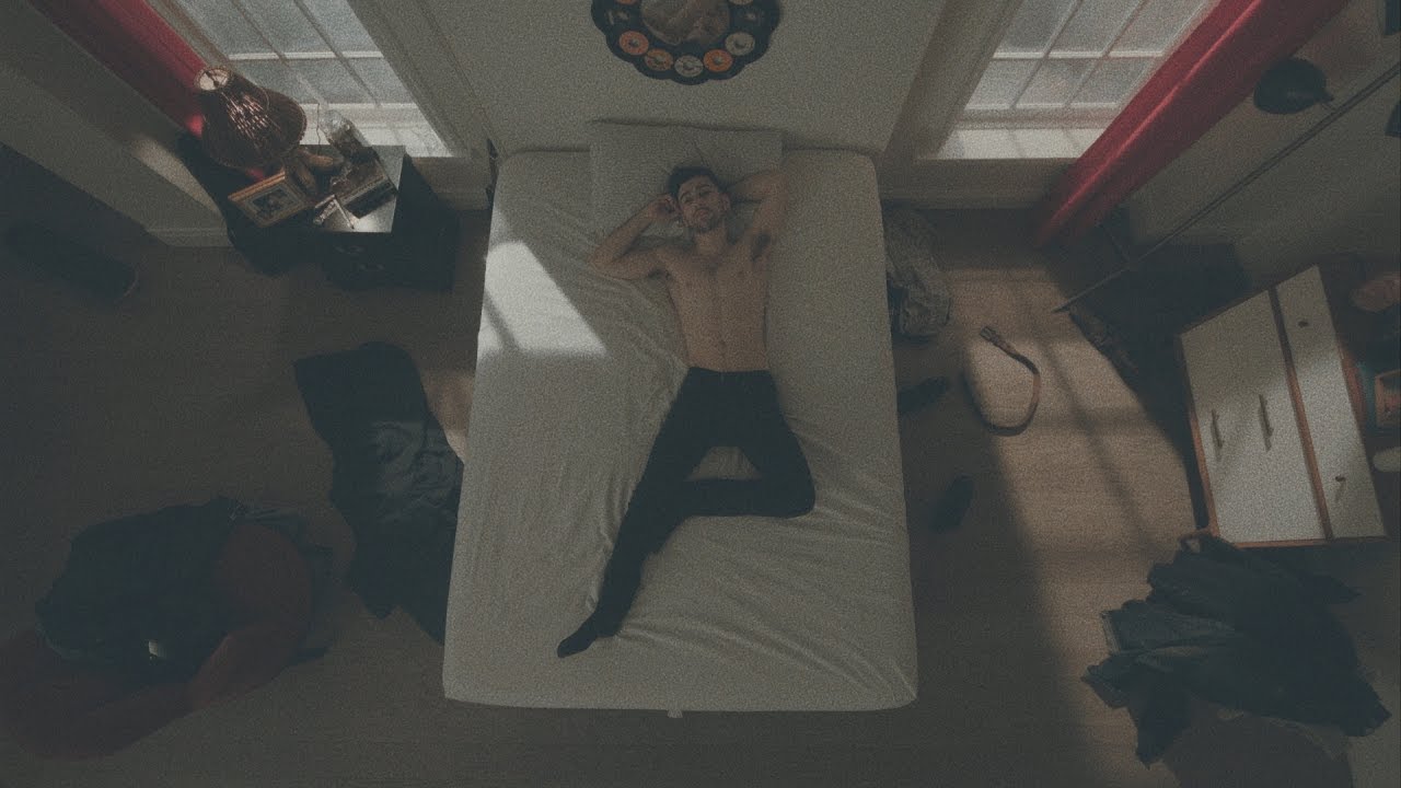 MAX feat. Gnash – Lights Down Low
