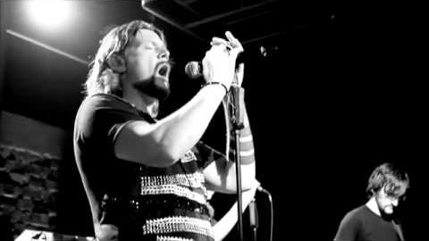 Video starten: Rea Garvey – Heart Of An Enemy