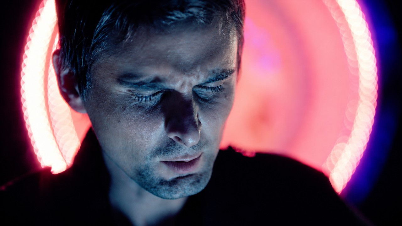 Video starten: Muse – Madness