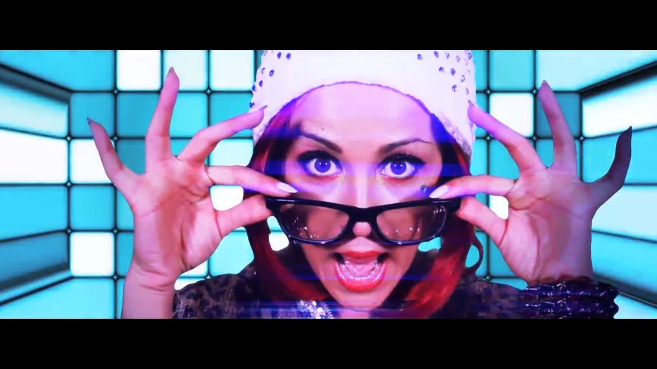 Video starten: Ellyland – Colorized