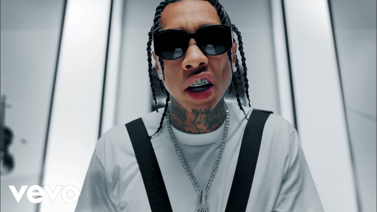 Tyga & Nicki Minaj – Dip