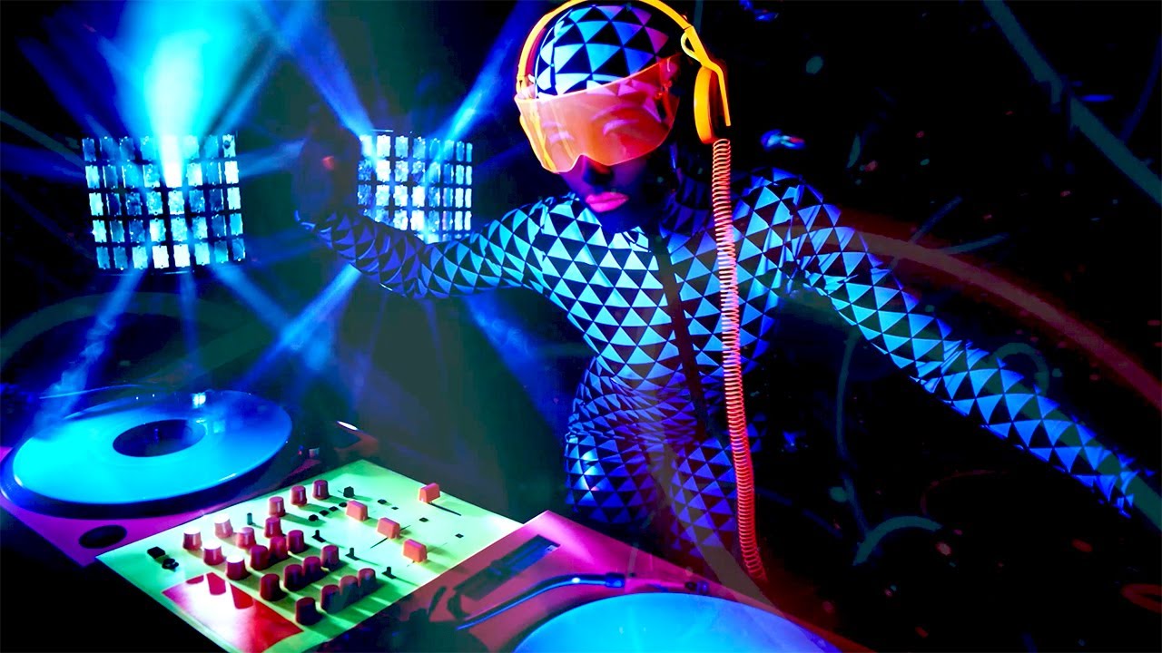 Deejay Goldfinger & crope – Lovers In July