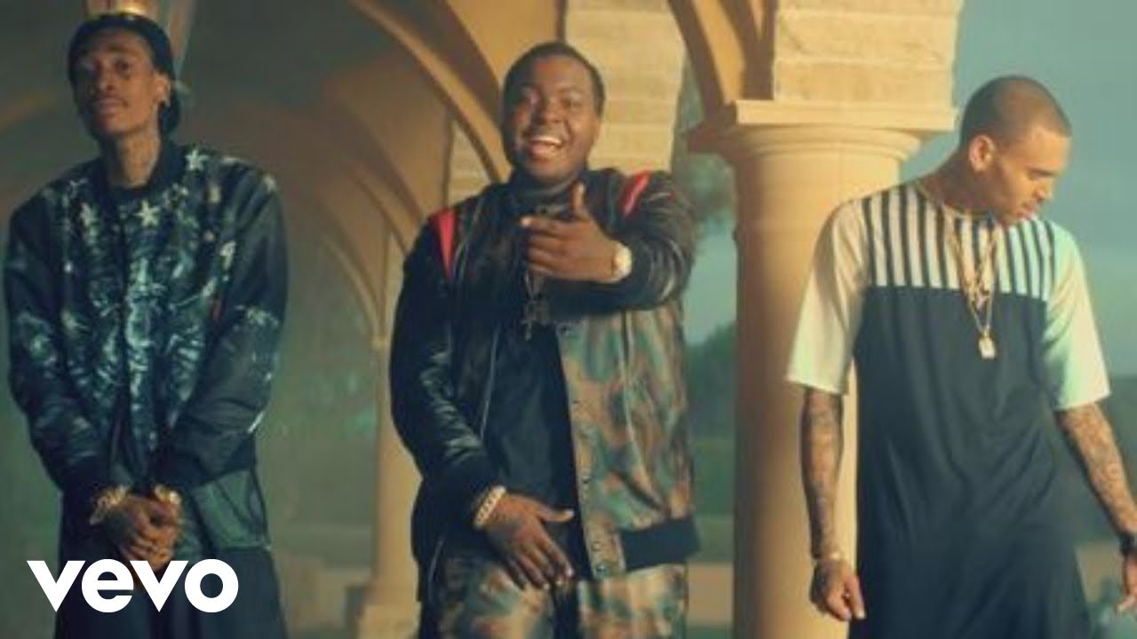 Sean Kingston feat. Chris Brown & Wiz Khalifa – Beat It