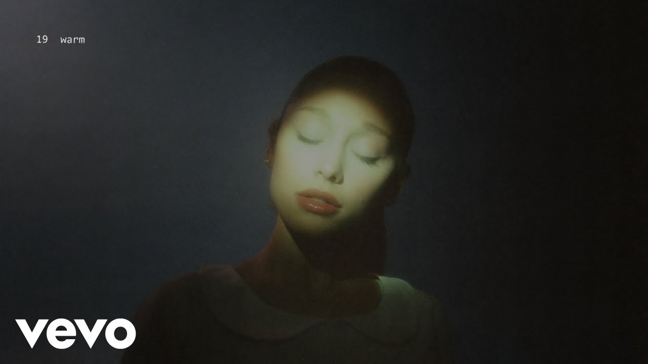 Ariana Grande – Warm