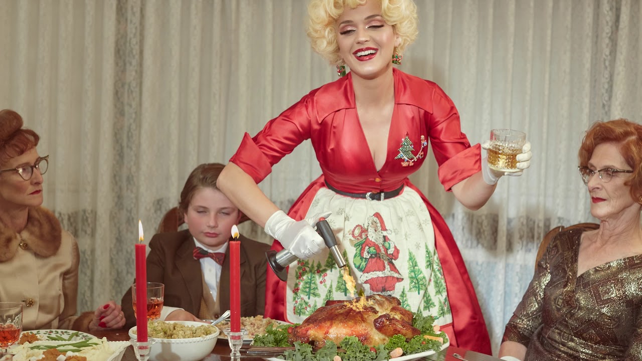 Katy Perry – Cozy Little Christmas