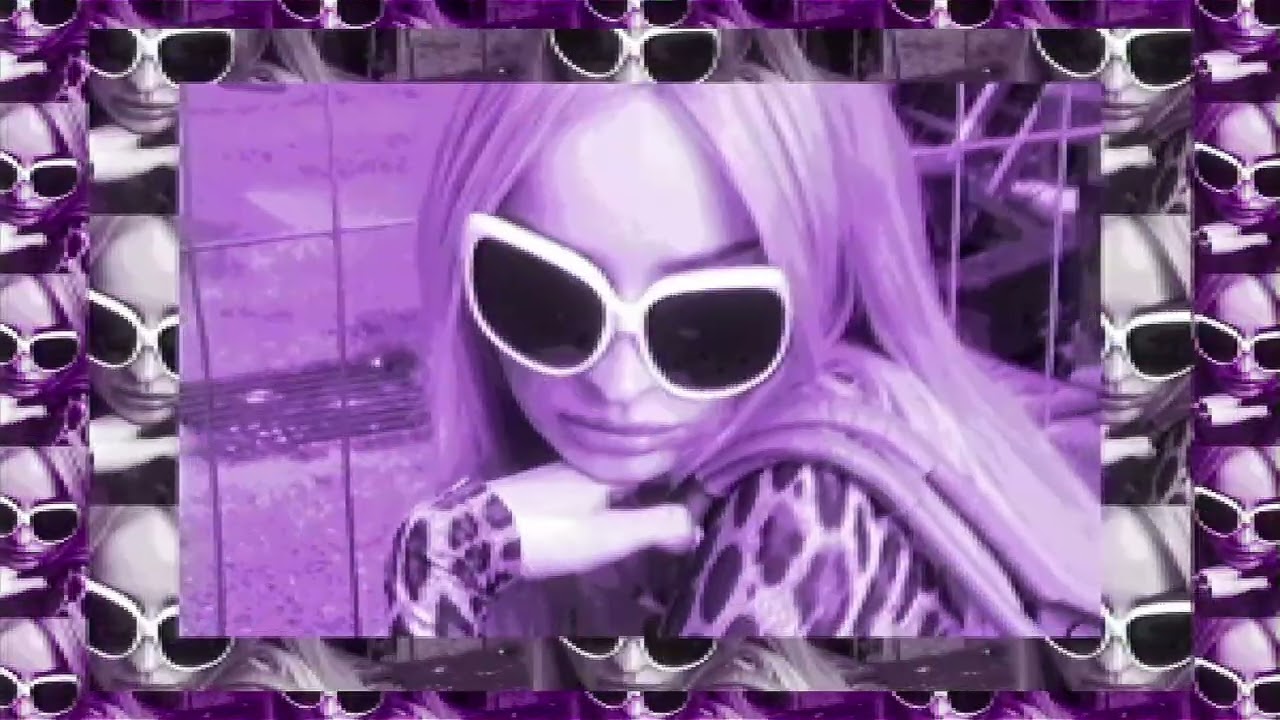 Video starten: Kim Petras – Freak It