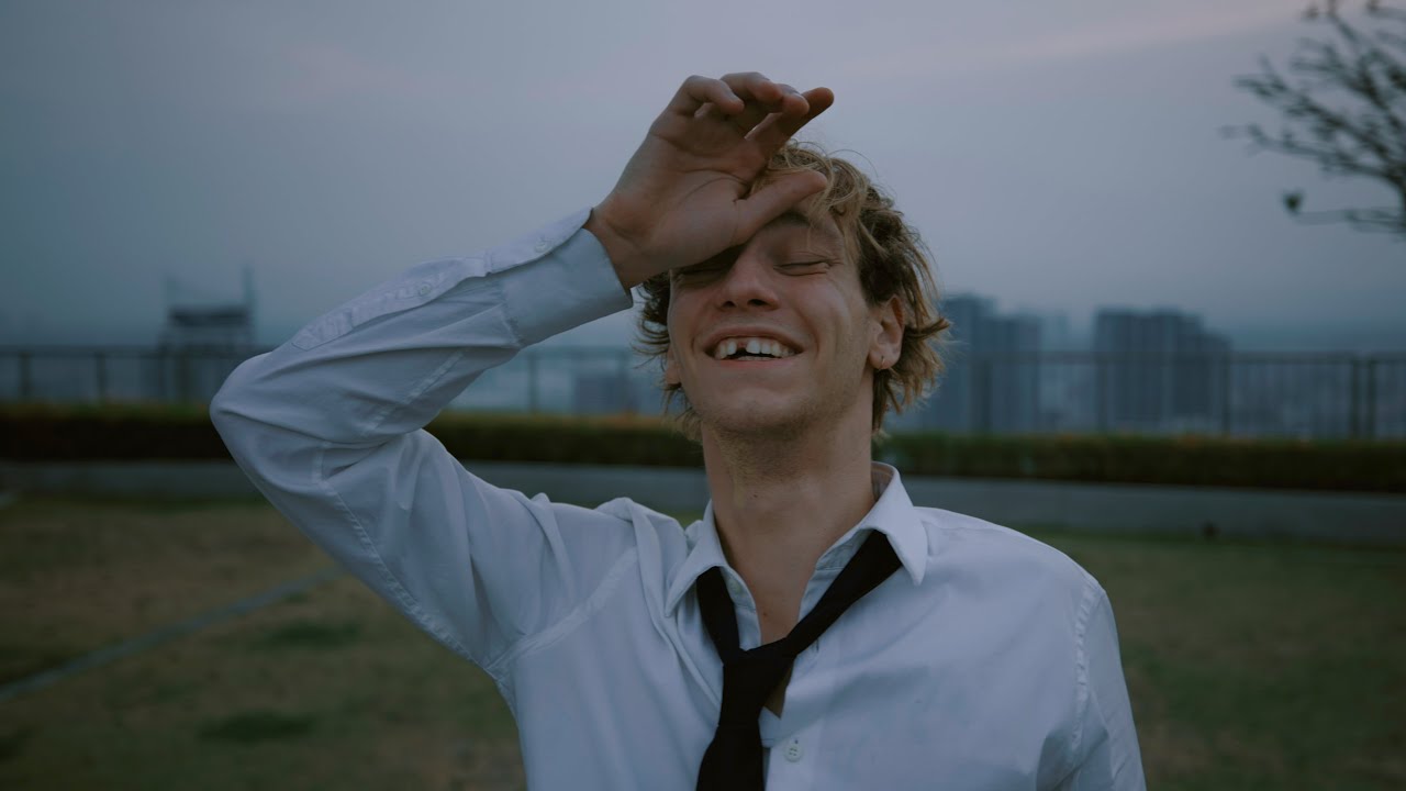 Video starten: makko & Miksu / Macloud – STREIT
