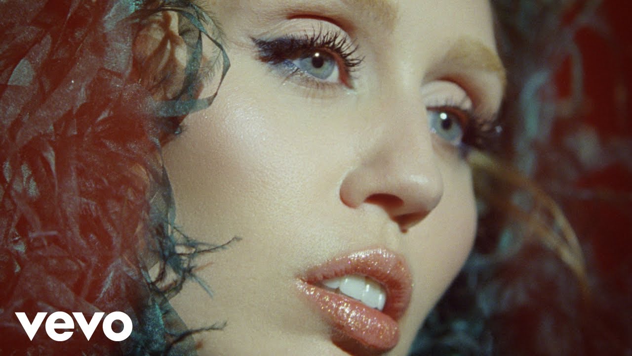 Miley Cyrus – Something Beautiful