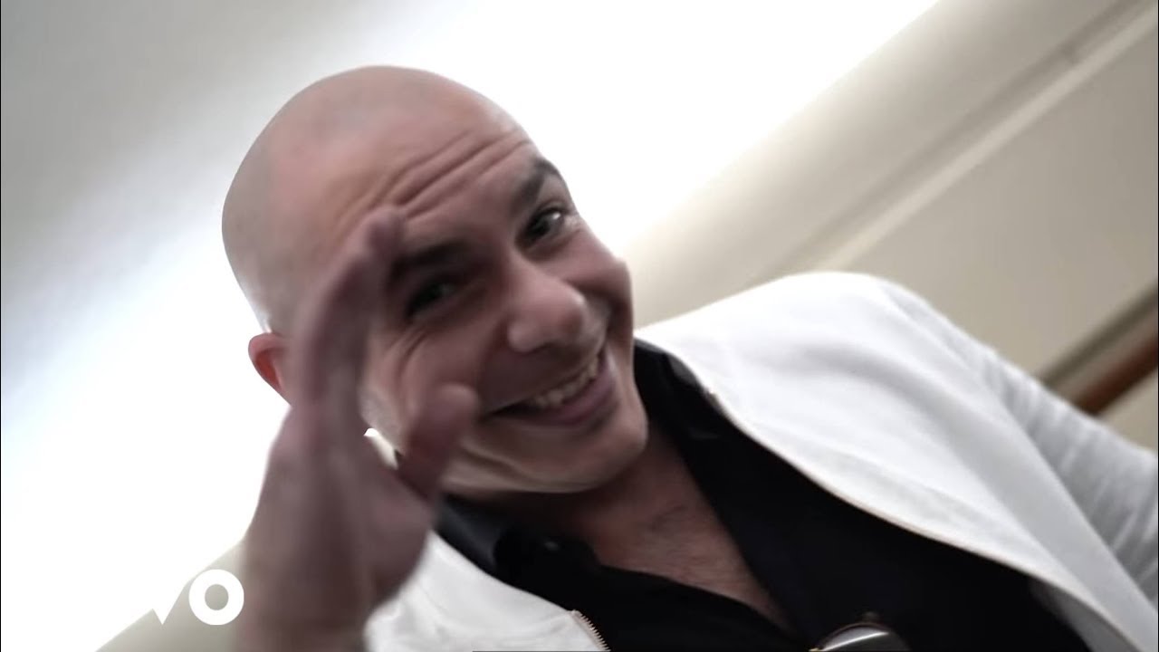 Pitbull feat. Robin Thicke, Joe Perry &Travis Barker – Bad Man