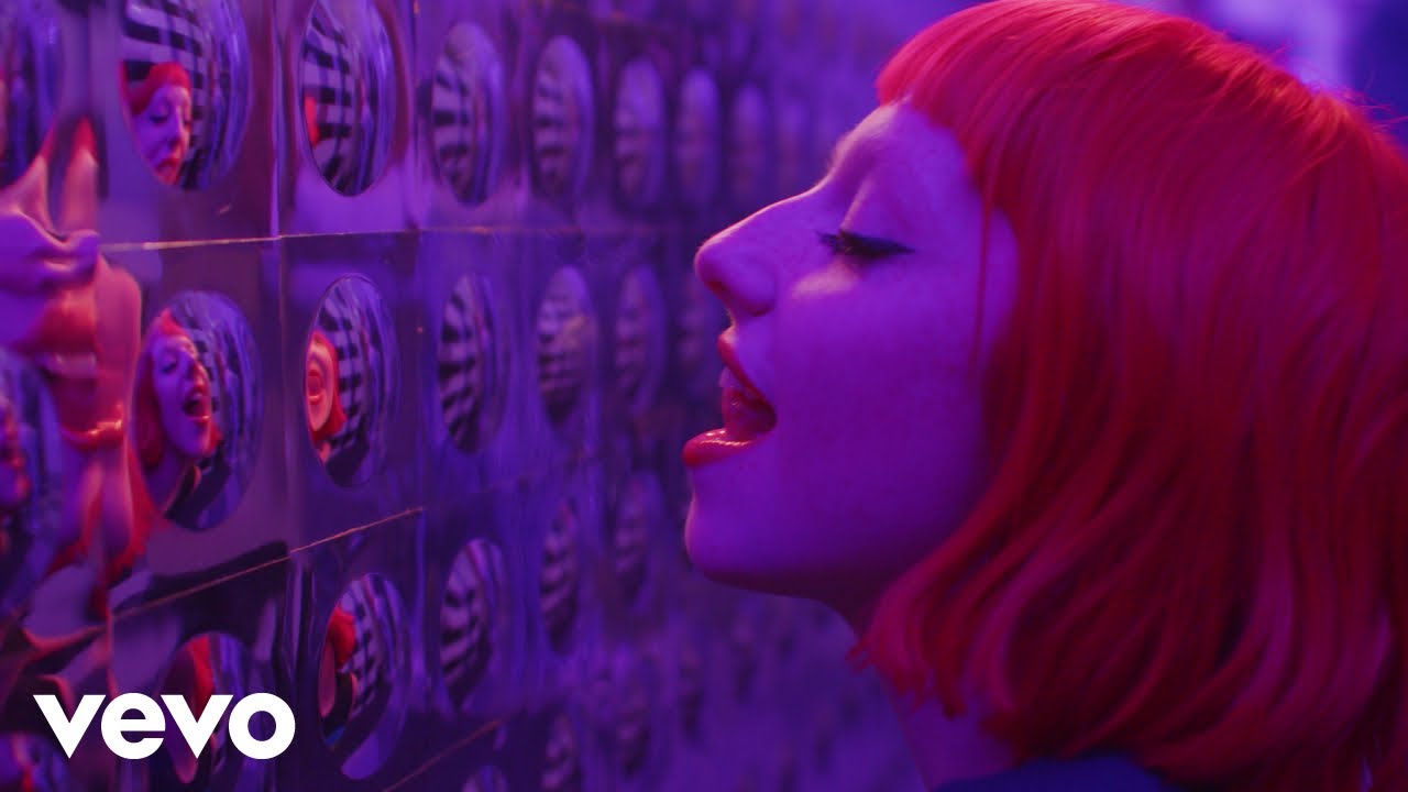 Sophie And The Giants – We Own The Night